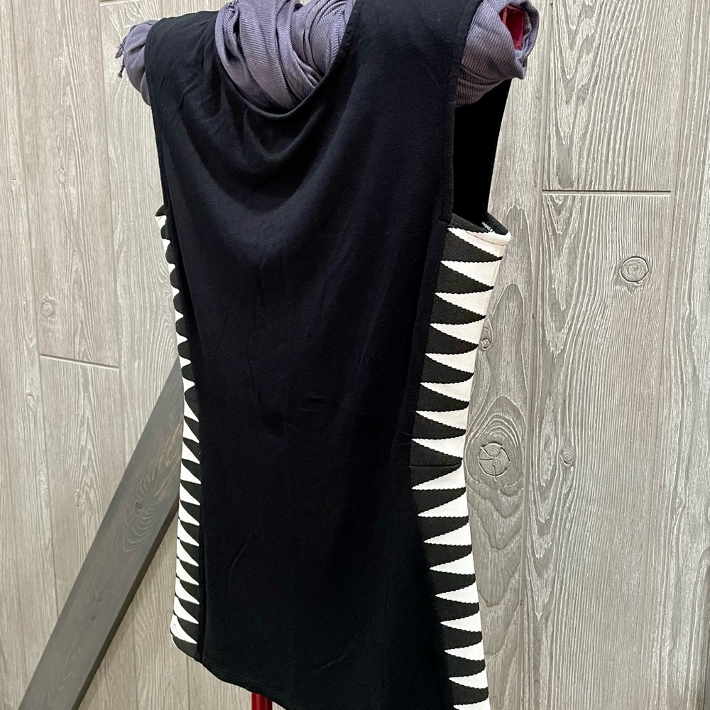 Bailey 44 Classic Black Top